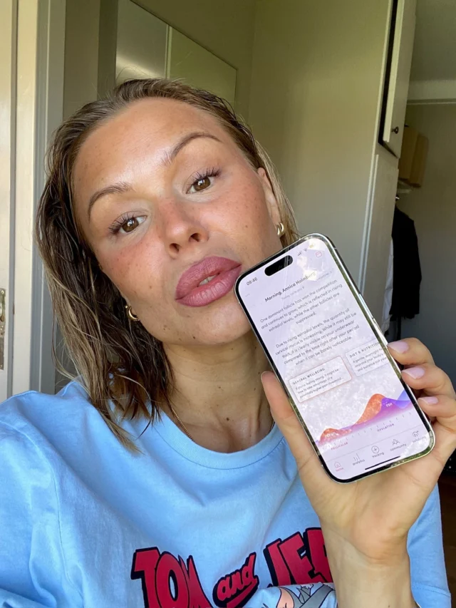 Estrogen’s up and so are we 🌻

@annicaholmberg is tracking her cycle and soaking up that mid-cycle glow – energy’s up, mood’s lifted, and summer in Sweden is finally showing off 🌞

Where in your cycle do you feel your best? Let us know in the comments 💛

#HormonaOnTheGo #KnowYourCycle #EstrogenRising #HormonaMoments #TrackedWithHormona